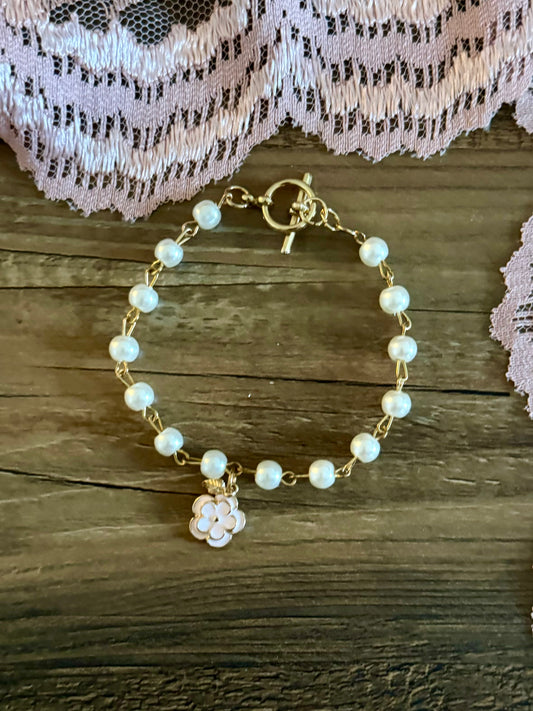 Pearl Chain Bracelet with Light Pink Flower